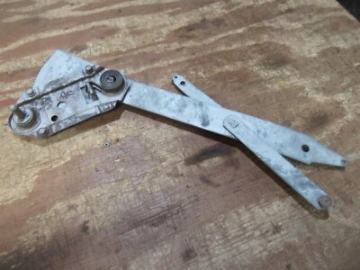 1962 Pontiac Catalina wagon inner door window regulator crank mechanism DF - Image 1 of 4