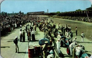 Indianapolis 500 Mobil Ölgrube Reihe Foto Postkarte sieht aus wie Anfang 60er Jahre - Bild 1 von 1