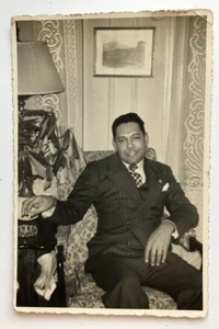 1947 Dapper Negro Man Original Photo - Picture 1 of 1