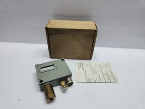 TRAFAG 903.2381.907 PRESSURE SWITCH - Picture 1 of 12