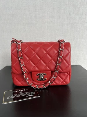 Chanel Piel de Cordero Matelasse Mini Clásico Solapa Cadena Hombro Rojo Foto 1 de 4