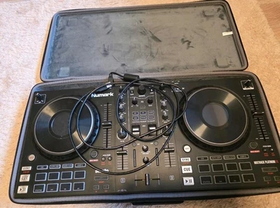 Numark Mixtrack Platinum FX inkl. Tasche - Bild 1 von 2