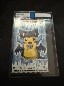 Mega Campagna 1° Poncho Indossato Pikachu Charizard X PROMO Carta Pokemon Giapponese - Foto 1 di 1