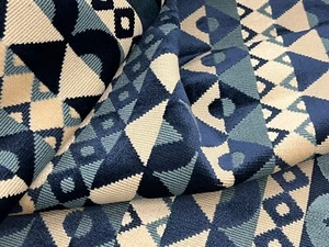 Tela de terciopelo de diamante geométrico Osborne & Little - Bolero Denim 2,40 yardas F7725-03 - Imagen 1 de 4