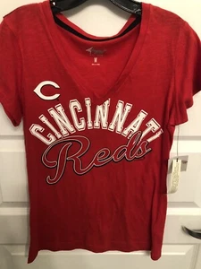Women’s Size Medium Cincinnati Reds V-neck Shirt New - Picture 1 of 4