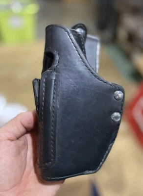 Gould & Goodrich B720a G17 Black Plain Holster. - Image 1 of 4