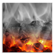 brennende Holzkohle in Kamin Glasbild Quadratisch/Echtglas, mit Wandhalterung