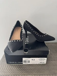 TORRID BLACK ALLOVER SPIKED HEEL SHOE PUMP - FAUX SUEDE 9.5 (WW) - Picture 1 of 4