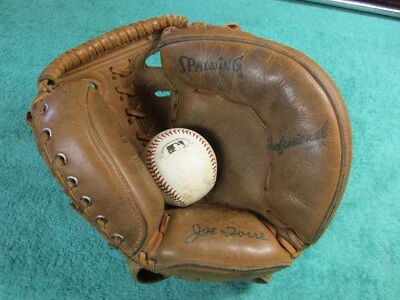 Spalding 42-755 Joe Torre Professional Model Catchers Mitt - Excellent Vintage! - Image 1 of 4