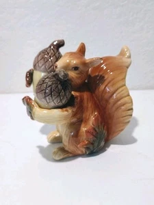 Cracker Barrel Salt Pepper Shakers Thanksgiving Squirrel Bountiful Harvest Fall - Picture 1 of 12