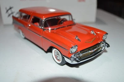 Danbury Mint 1:24 1957 Chevy Bel Air Nomad Station Wagon Red Diecast Box & Title - Image 1 of 4