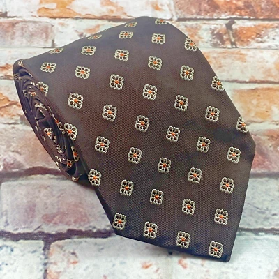 Banana Republic Neck Tie Mens Brown Silk Mens Geometric Design Necktie - Image 1 of 4