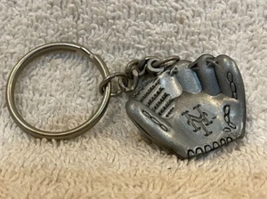SWEET New York Mets 1980's Pewter Glove Keychain, Justin Verlander, VERY NICE!! - Picture 1 of 2