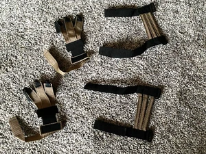 LOT of 2 Armguards & 2 Shooting Gloves ARCHERY BOW NASP BRAND GLOVE ARMGUARD - Picture 1 of 2