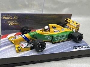 πΊπ¦ 1:43 Benetton F1 Ford Brundle Camel Minichamps SMAL CRACK ON BOX 1/43 - Picture 1 of 7