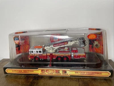Code 3 Aerialscope Fire Department of New York 2000 Limited Edition #12730-111 - Image 1 of 4