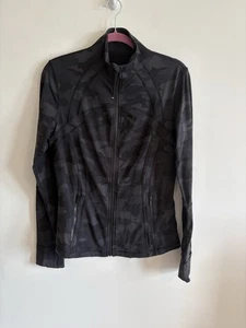 Lululemon Heritage Camo Define Jacke Größe 12 - Bild 1 von 3