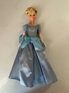 BARBIE DISNEY PRINCESS-CINDERELLA-EXCELLENT PRE-OWNED, LOVED CONDITION. - Imagen 1 de 8