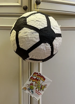 Balón de Fútbol Piñata Nuevo con Folleto - Esfera 34" Diámetro - Blanco y Negro - Fiesta  Foto 1 de 4