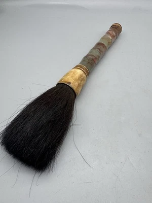 Cepillo de caligrafía chino de principios del siglo XX con mango tallado Foto 1 de 4