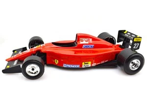 Modellini auto FERRARI 641/2 scala 1:24 Formula 1 F1 diecast collezione Burago - Foto 1 di 3