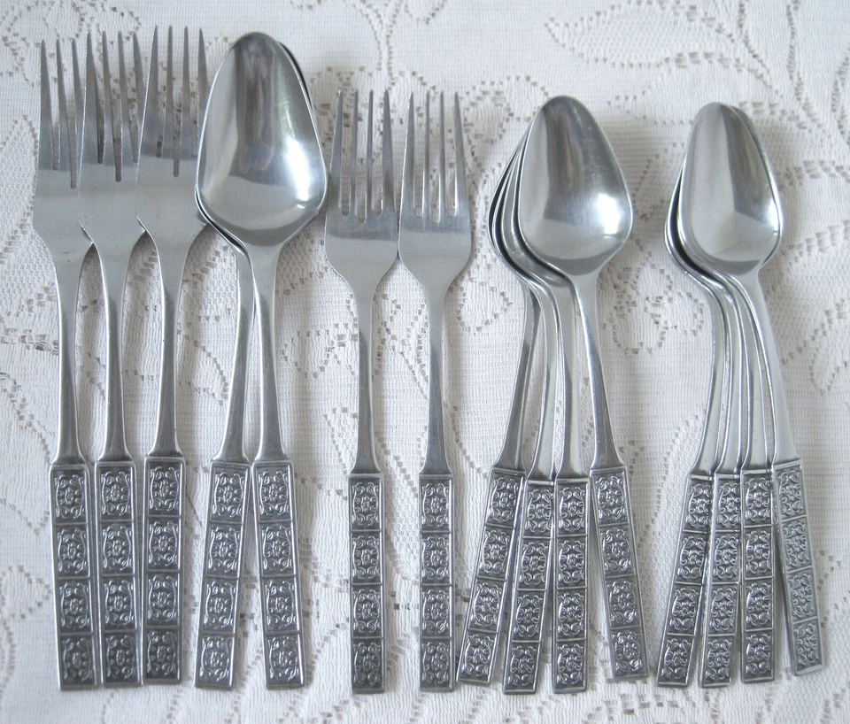 Cubiertos vintage de acero inoxidable Stanley Roberts BURGUNTINE VELVET 15 piezas  Foto 1 de 4