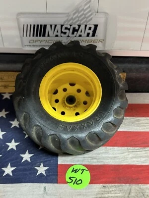 VINTAGE TRAXXAS TIRE AND WHEEL: 1pc. - Image 1 of 3