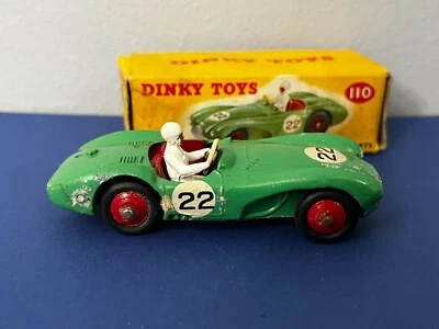 Vintage GENUINE DINKY TOYS 110 ASTON MARTIN DB3 GREEN w box - Image 1 of 4