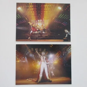 Queen 2 x 'We Will Rock You' Paris Las Vegas Freddie Mercury Live Postcard - Foto 1 di 6