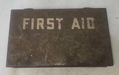 Vtg Davis Emergency Equipment Co. Wall Mount First Aid Kit Box Metal W/ Contents - Image 1 of 4