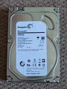 Seagate Barracuda 2TB 3.5" Hard Drive SATA HDD ST2000DM001, Not Registering - Afbeelding 1 van 2
