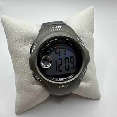 Timex Men’s Watch 1440 Sports T53581 Black/Grey Indiglo 50M Water Resist New Bat - Image 1 of 4