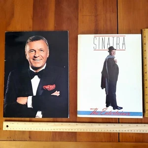 2 Books 1982 1st Edition SINATRA The Entertainer HC DJ + 9x12 1990 Tour Program - Imagen 1 de 12