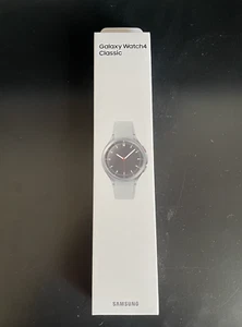 Galaxy watch 4 Classic Silver - Picture 1 of 5