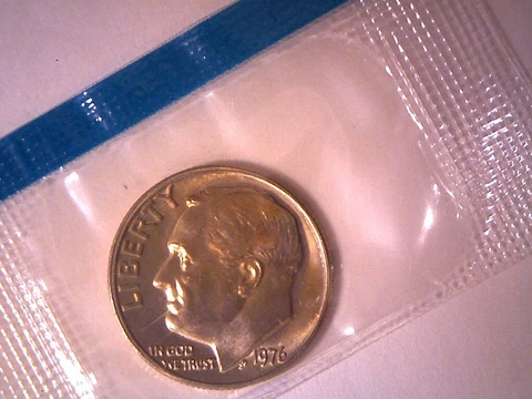 1976 10c Roosevelt Dime Uncirculated In Original Mint Cello "Free Shipping" Cover