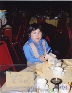 Hervé Villechaize - Signed Page w/ Photograph - Picture 1 of 1