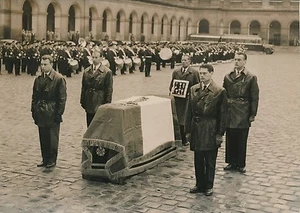 Beerdigung von Charles Goujon 1957 - Pilot Invalidenzeremonie - PR 986 - Bild 1 von 1