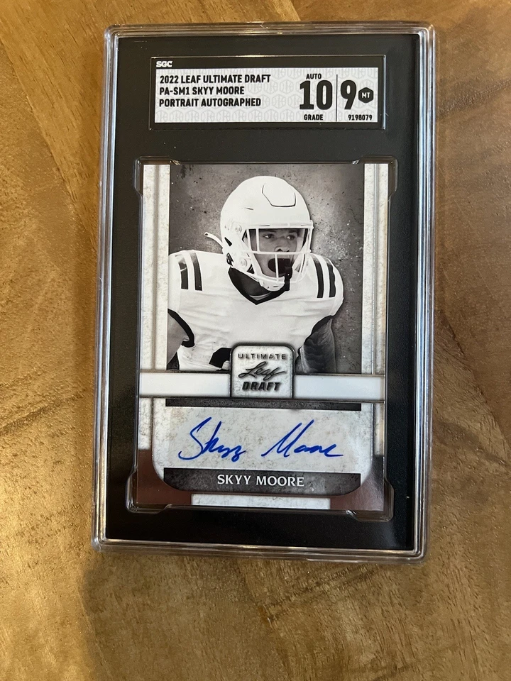 2022 Leaf Ultimate Draft PA-SMI Skyy Moore Portrait Autographed - Image 1 of 2