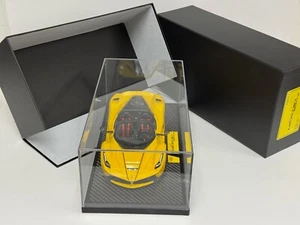 Ferrari La Ferrari 1/18 in giallo lucido su base in fibra di carbonio #15 di 15 SE1058 - Foto 1 di 9