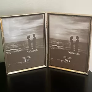 Marco de fotos doble plegable Intercraft vintage dorado 5x7 fotos nuevo stock antiguo - Imagen 1 de 5