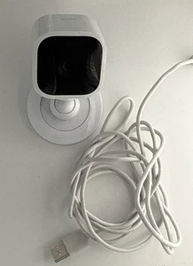 Blink Mini Compact Indoor Plugin Smart Überwachungskamera - Bild 1 von 3