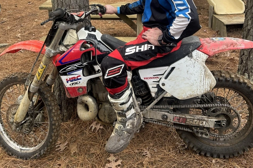 SUBCHASIS DE ALUMINIO HONDA CR500R 1991-2001 OEM NECESITA REPARACIÓN Foto 1 de 4