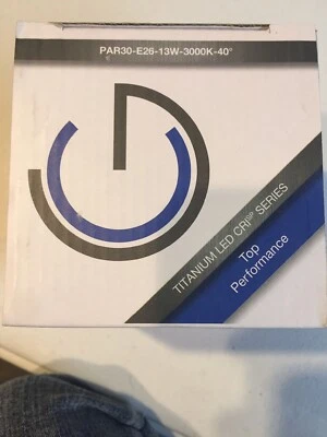 Green Creative 97902 LED Light Bulb PAR30-E26-13W-3000K-40 Replace 75W 1050 Lum - Image 1 of 4