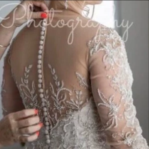 WEDDING DRESS SIZE 6/Medium, BRIDAL GOWN, Ivory-champagne silk embroidery - Picture 1 of 9