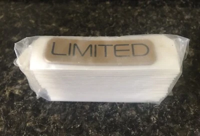 Placas de identificación de puerta limitadas arena/oro para Jeep Grand Cherokee MOPAR 25 5EM91SY1 Foto 1 de 2