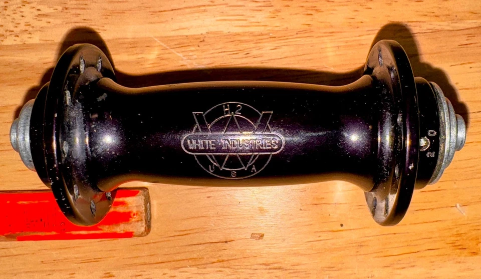 Buje delantero para bicicleta de carretera White Industries 20 orificios negro anodizado Foto 1 de 2