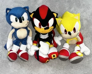 Peluche zaini 18" Sonic The Hedgehog Super Sonic, Shadow e Sonic (lotto di 3) - Foto 1 di 6