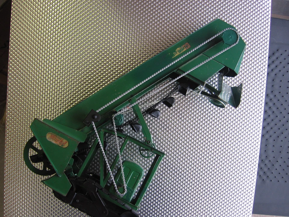 D Best Swivel Chute Drive Chain, Doepke Barber Greene, Bucket Loader, Model Toys - Image 1 of 1
