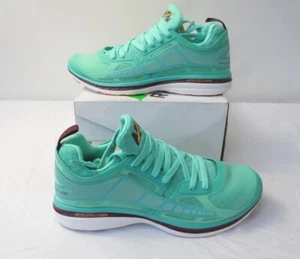 APL ATHLETIC PROPULSION LABS Prism Mint/Burgundy/Vivid Peach Gr. 10,5 Neu Damen - Bild 1 von 12