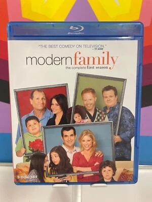 Modern Family: The Complete First Season Blu-ray - Image 1 of 2